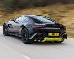 2019 Aston Martin Vantage (Onyx Black) Rear Three-Quarter Wallpapers 150x120 (54)