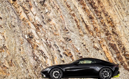2019 Aston Martin Vantage (Onyx Black) Side Wallpapers 450x275 (74)