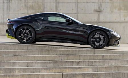 2019 Aston Martin Vantage (Onyx Black) Side Wallpapers 450x275 (86)