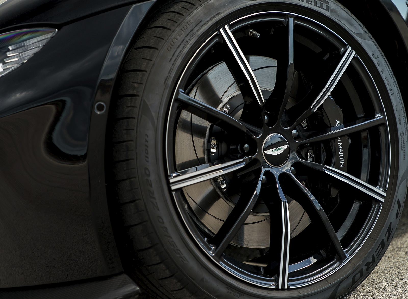 2019 Aston Martin Vantage (Onyx Black) Wheel Wallpapers #106 of 125