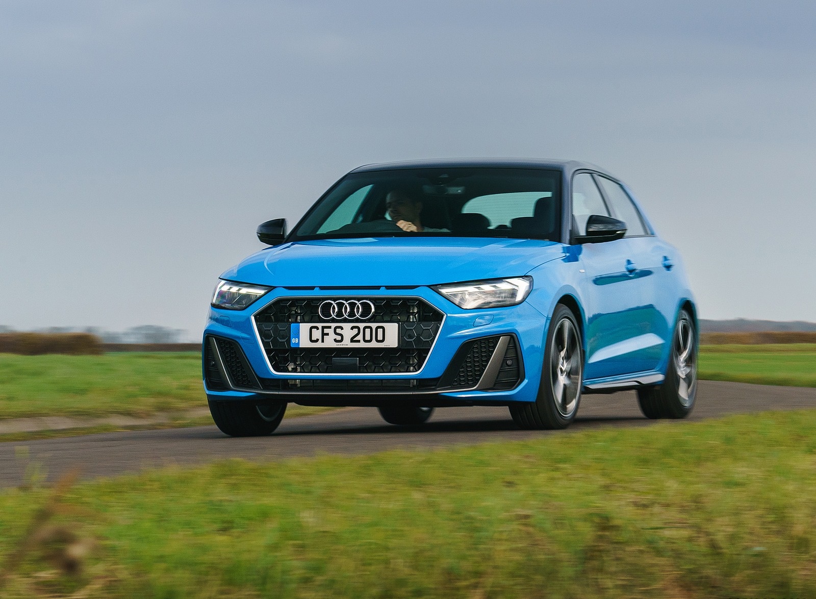 2019 Audi A1 Sportback 30 TFSI S-Line (UK-Spec) Front Wallpapers #65 of 89