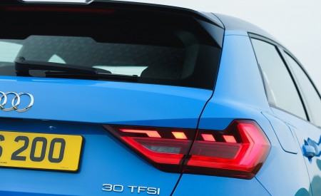 2019 Audi A1 Sportback 30 TFSI S-Line (UK-Spec) Tail Light Wallpapers 450x275 (82)