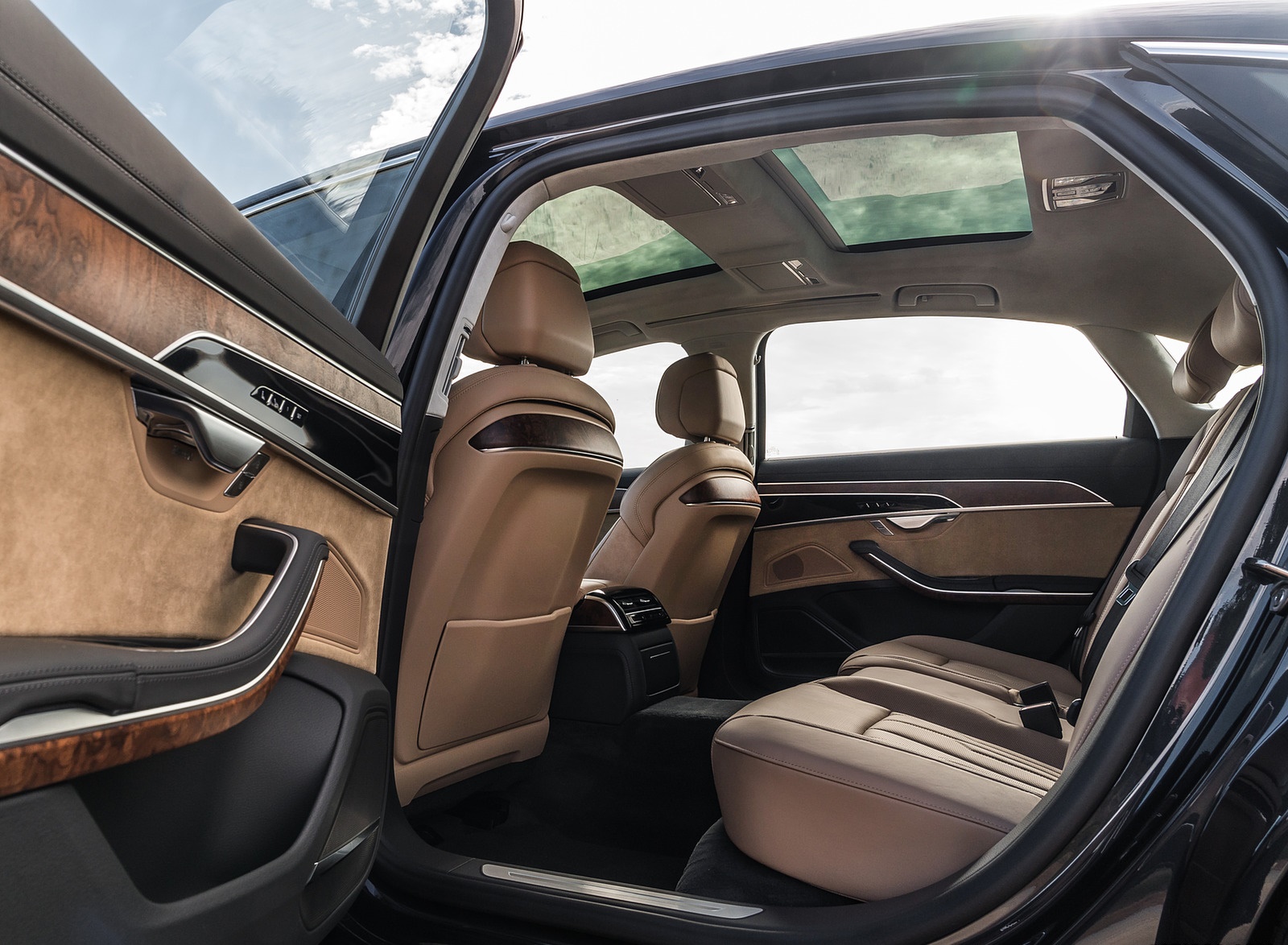 2019 Audi A8 (US-Spec) Interior Rear Seats Wallpapers #26 of 31