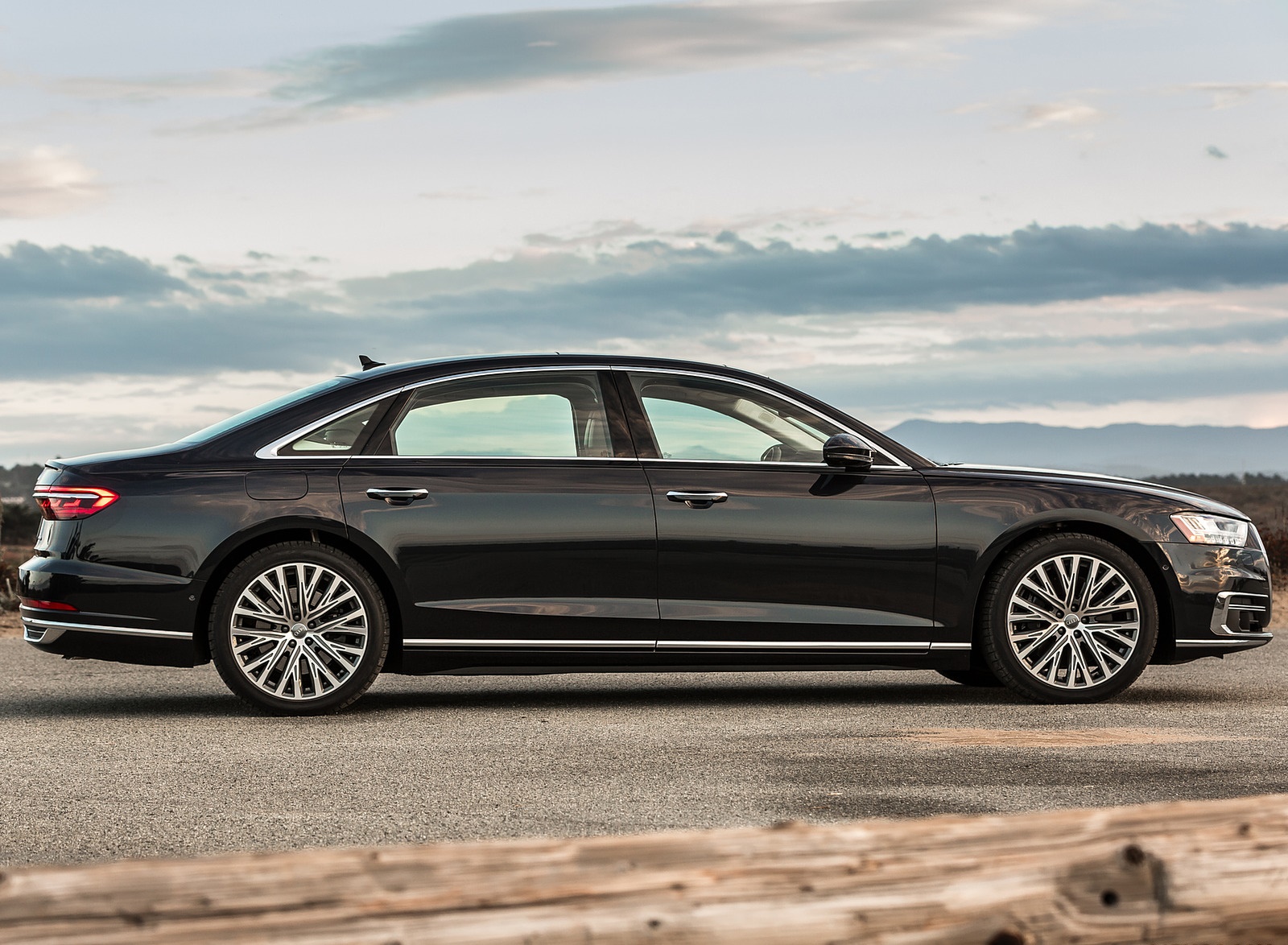 2019 Audi A8 (US-Spec) Side Wallpapers #16 of 31