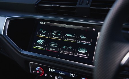 2019 Audi Q3 35 TFSI (UK-Spec) Central Console Wallpapers 450x275 (92)