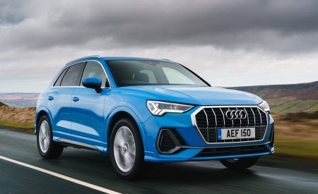 2019 Audi Q3 35 TFSI (UK-Spec) Front Three-Quarter Wallpapers 450x275 (1)