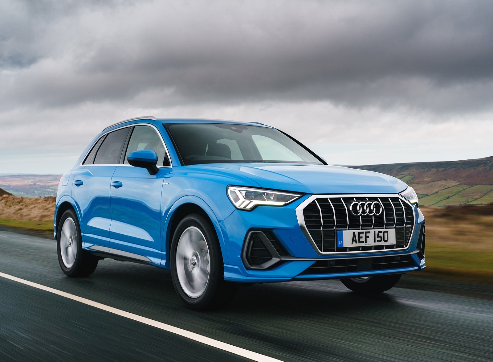 2019 Audi Q3 35 TFSI (UK-Spec) Front Three-Quarter Wallpapers (1). Download Wallpaper
