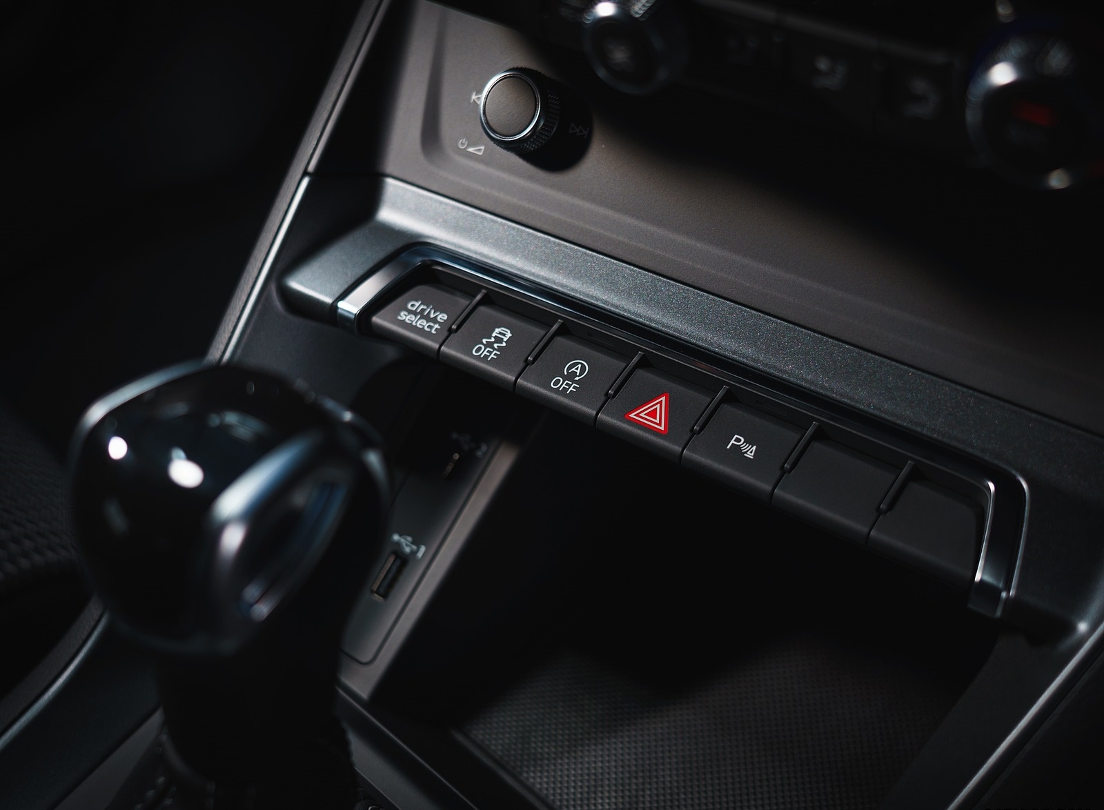 2019 Audi Q3 35 TFSI (UK-Spec) Interior Detail Wallpapers #100 of 102