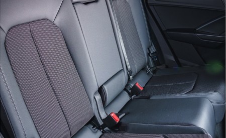 2019 Audi Q3 35 TFSI (UK-Spec) Interior Rear Seats Wallpapers 450x275 (98)