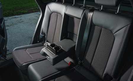 2019 Audi Q3 35 TFSI (UK-Spec) Interior Rear Seats Wallpapers 450x275 (97)