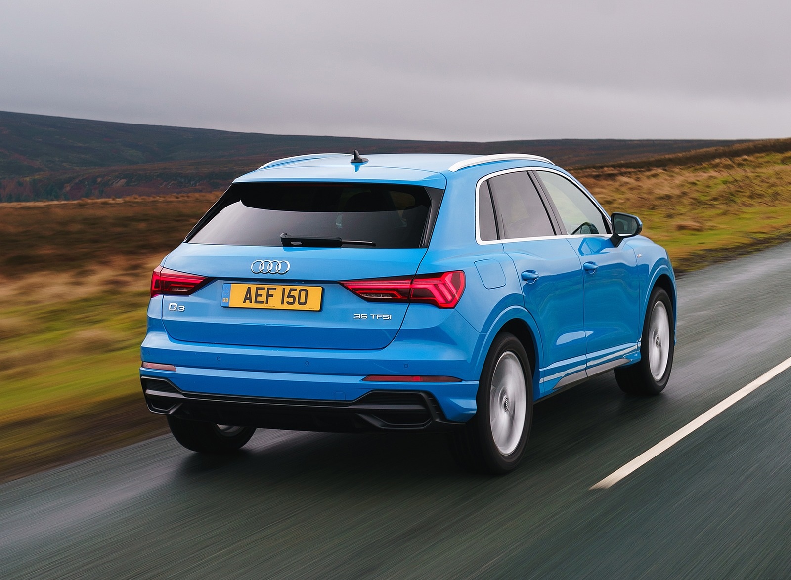 2019 Audi Q3 35 TFSI (UK-Spec) Rear Three-Quarter Wallpapers (7)