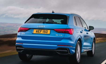 2019 Audi Q3 35 TFSI (UK-Spec) Rear Wallpapers 450x275 (20)