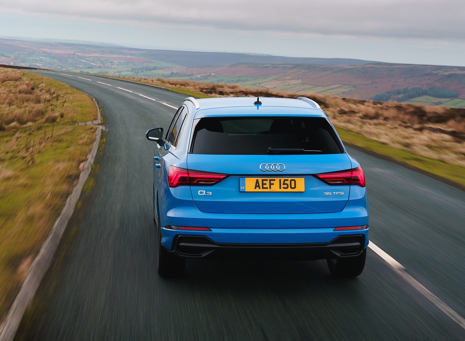 2019 Audi Q3 35 TFSI (UK-Spec) Rear Wallpapers (8)