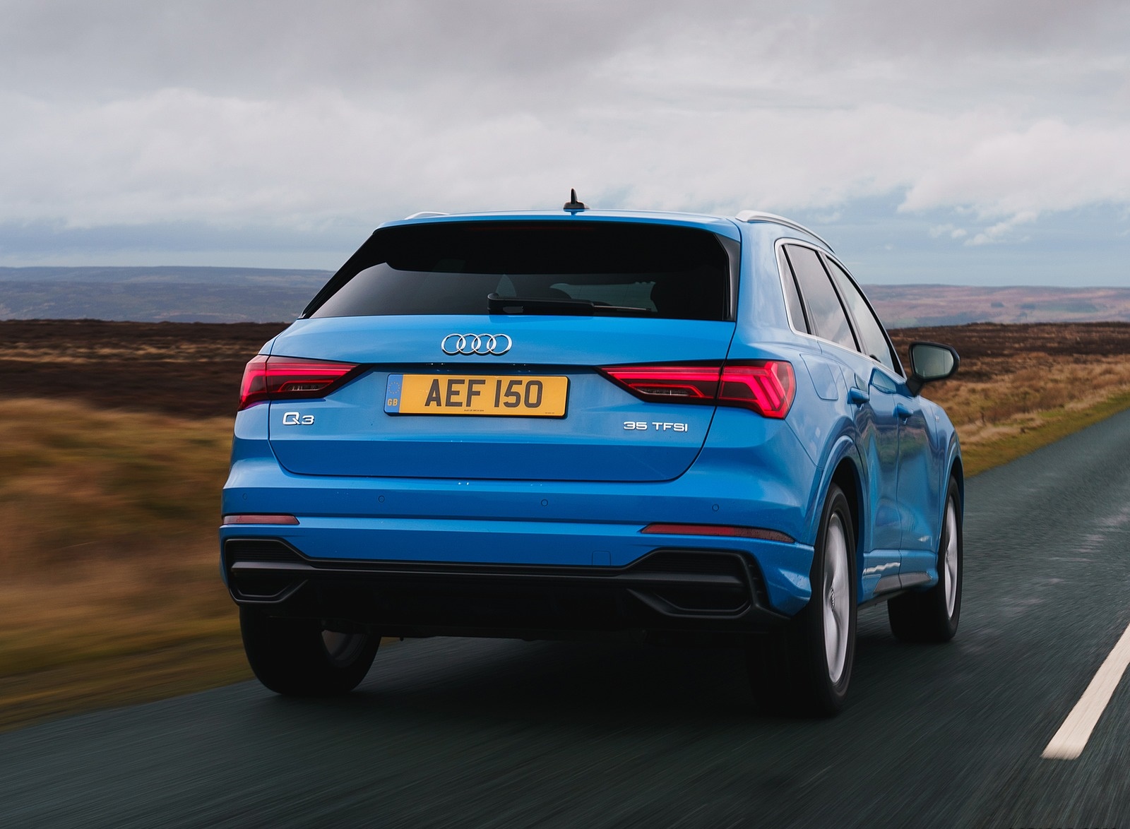 2019 Audi Q3 35 TFSI (UK-Spec) Rear Wallpapers #9 of 102