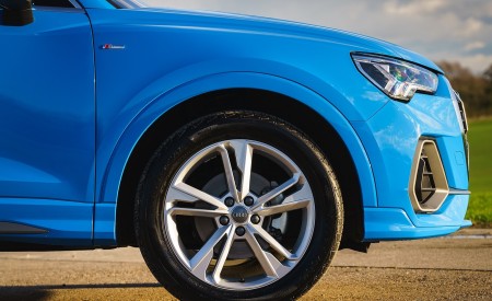 2019 Audi Q3 35 TFSI (UK-Spec) Wheel Wallpapers 450x275 (73)