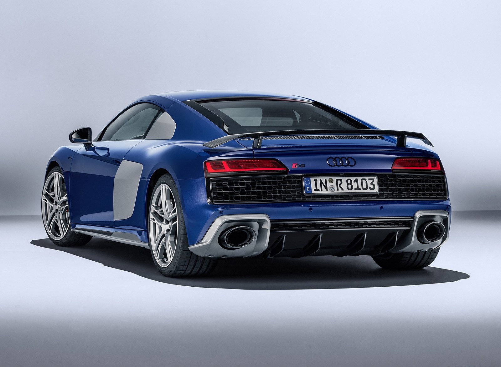 2019 Audi R8 (Color: Ascari Blue Metallic) Rear Three-Quarter Wallpapers #40 of 59