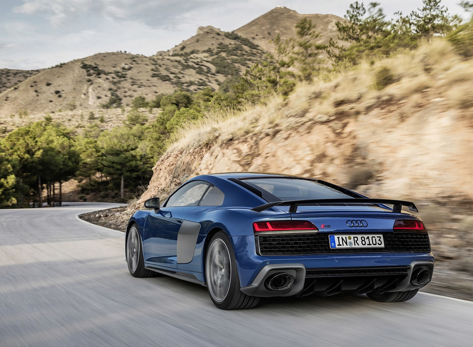 2019 Audi R8 (Color: Ascari Blue Metallic) Rear Three-Quarter Wallpapers (3)