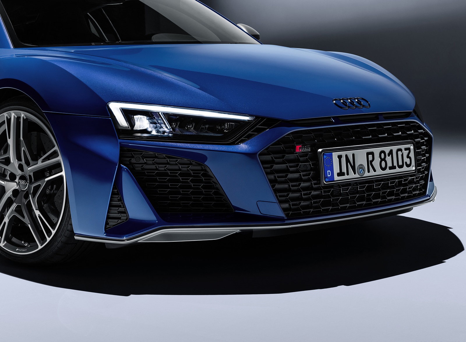 2019 Audi R8 Coupe (Color: Ascari Blue Metallic) Headlight Wallpapers #46 of 59