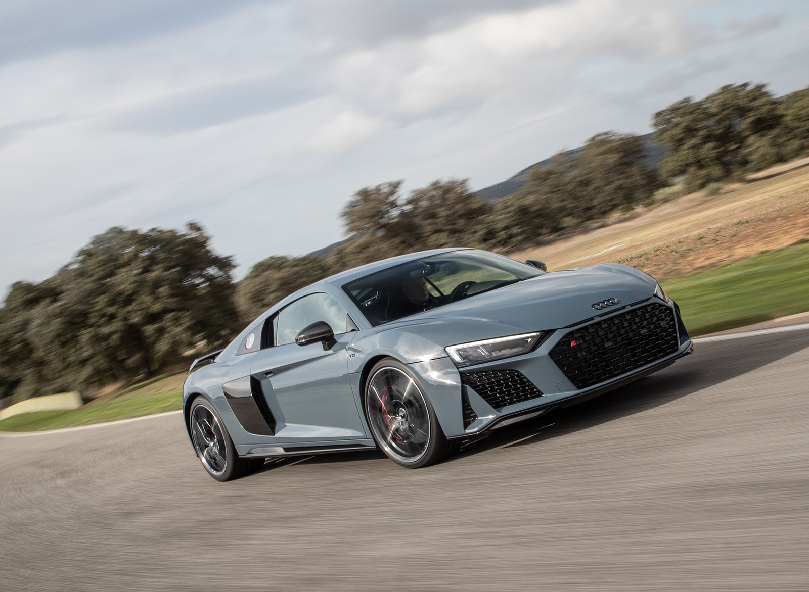 2019 Audi R8 V10 Coupe (Color: Kemora Gray Metallic) Front Three-Quarter Wallpapers #20 of 59
