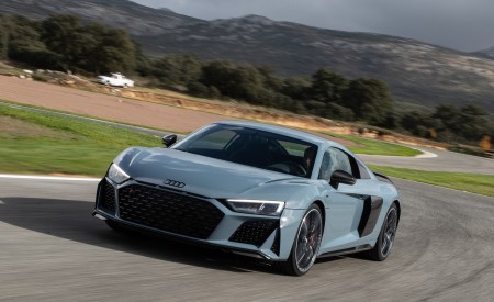 2019 Audi R8 V10 Coupe (Color: Kemora Gray Metallic) Front Wallpapers 450x275 (17)