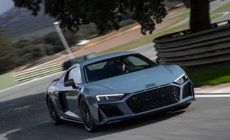 2019 Audi R8 V10 Coupe (Color: Kemora Gray Metallic) Front Wallpapers 450x275 (24)