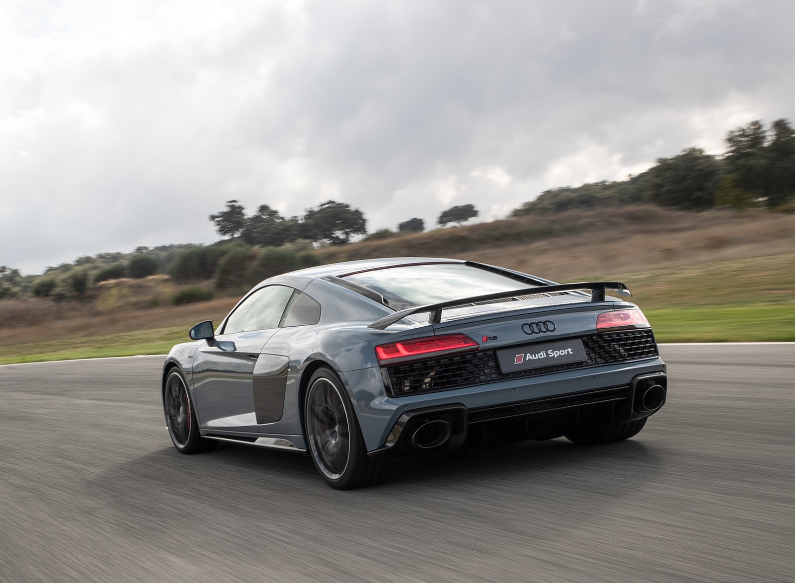 2019 Audi R8 V10 Coupe (Color: Kemora Gray Metallic) Rear Three-Quarter Wallpapers #13 of 59