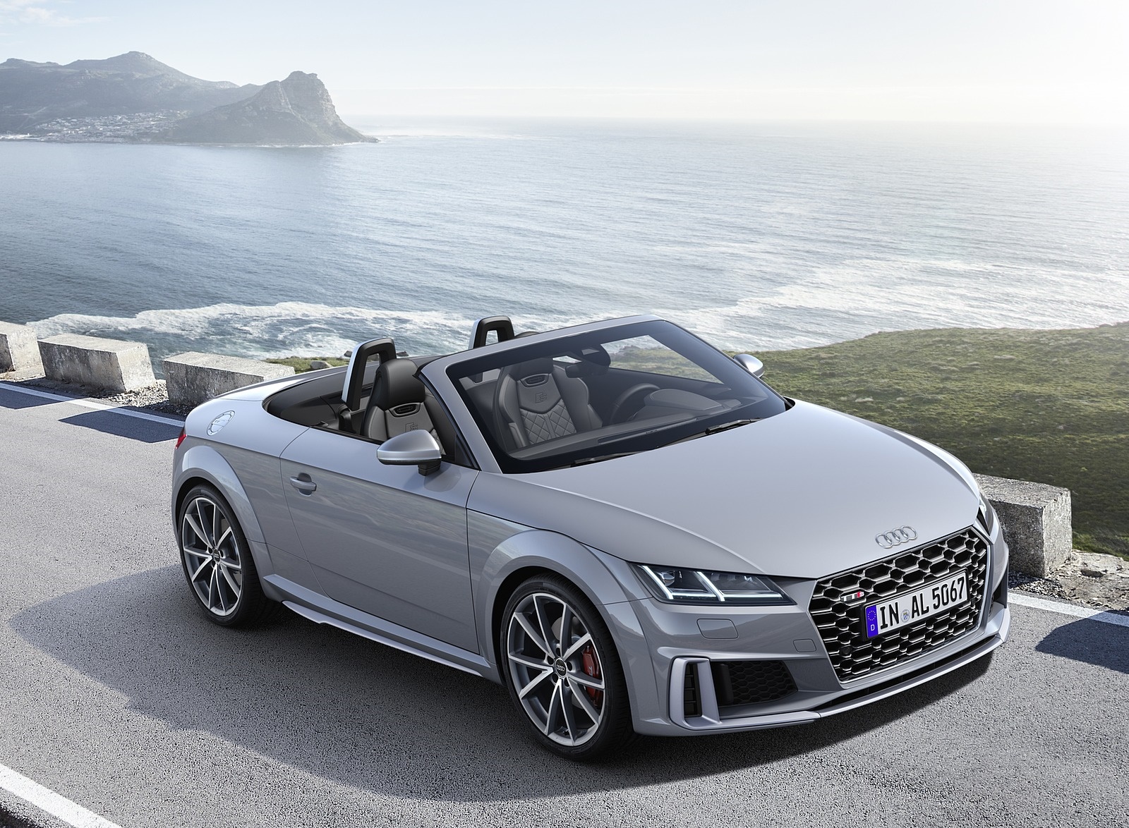 2019 Audi TTS Roadster (Color: Nardo Gray) Front Three-Quarter Wallpapers #32 of 40