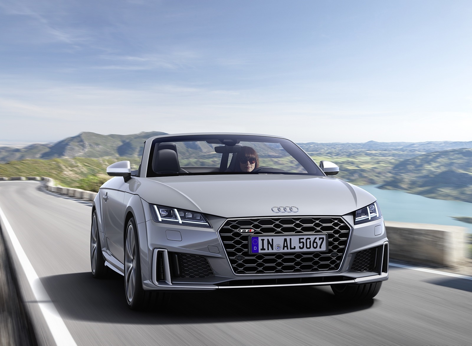 2019 Audi TTS Roadster (Color: Nardo Gray) Front Wallpapers #26 of 40