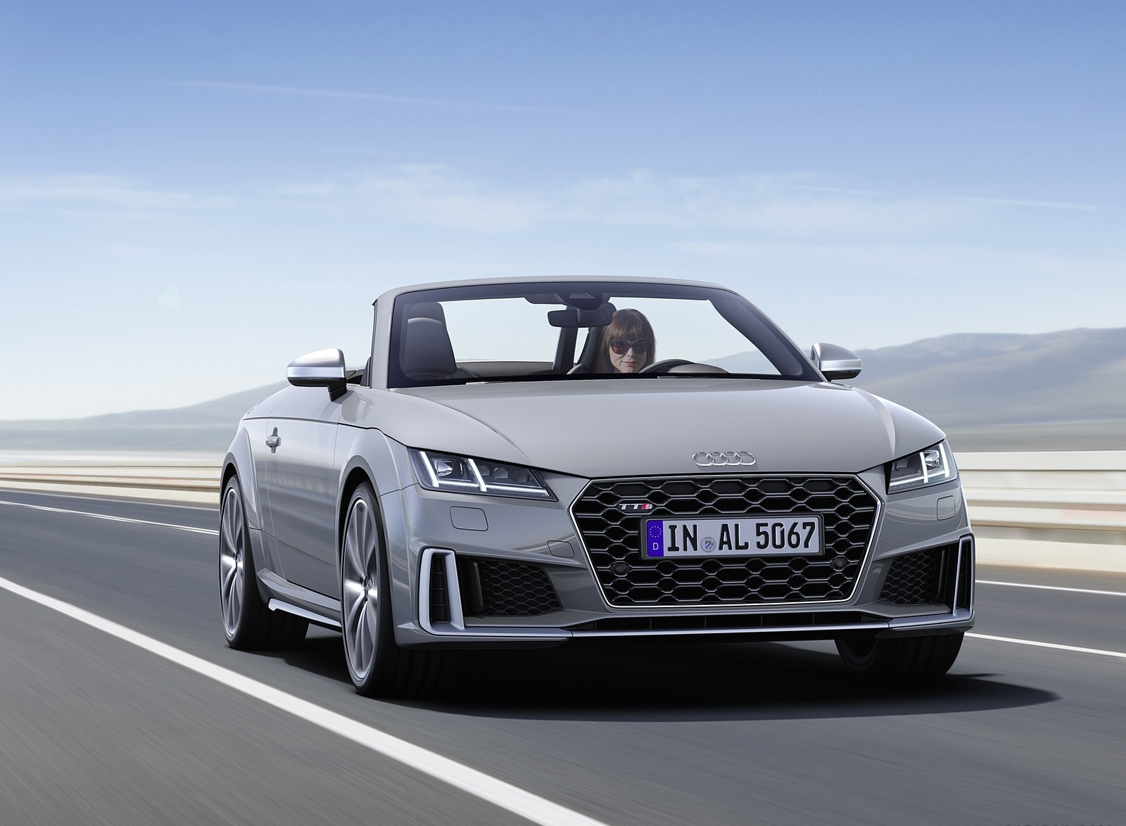2019 Audi TTS Roadster (Color: Nardo Gray) Front Wallpapers #27 of 40