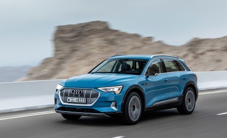 2019 Audi e-tron (Color: Antigua Blue) Front Three-Quarter Wallpapers 450x275 (77)