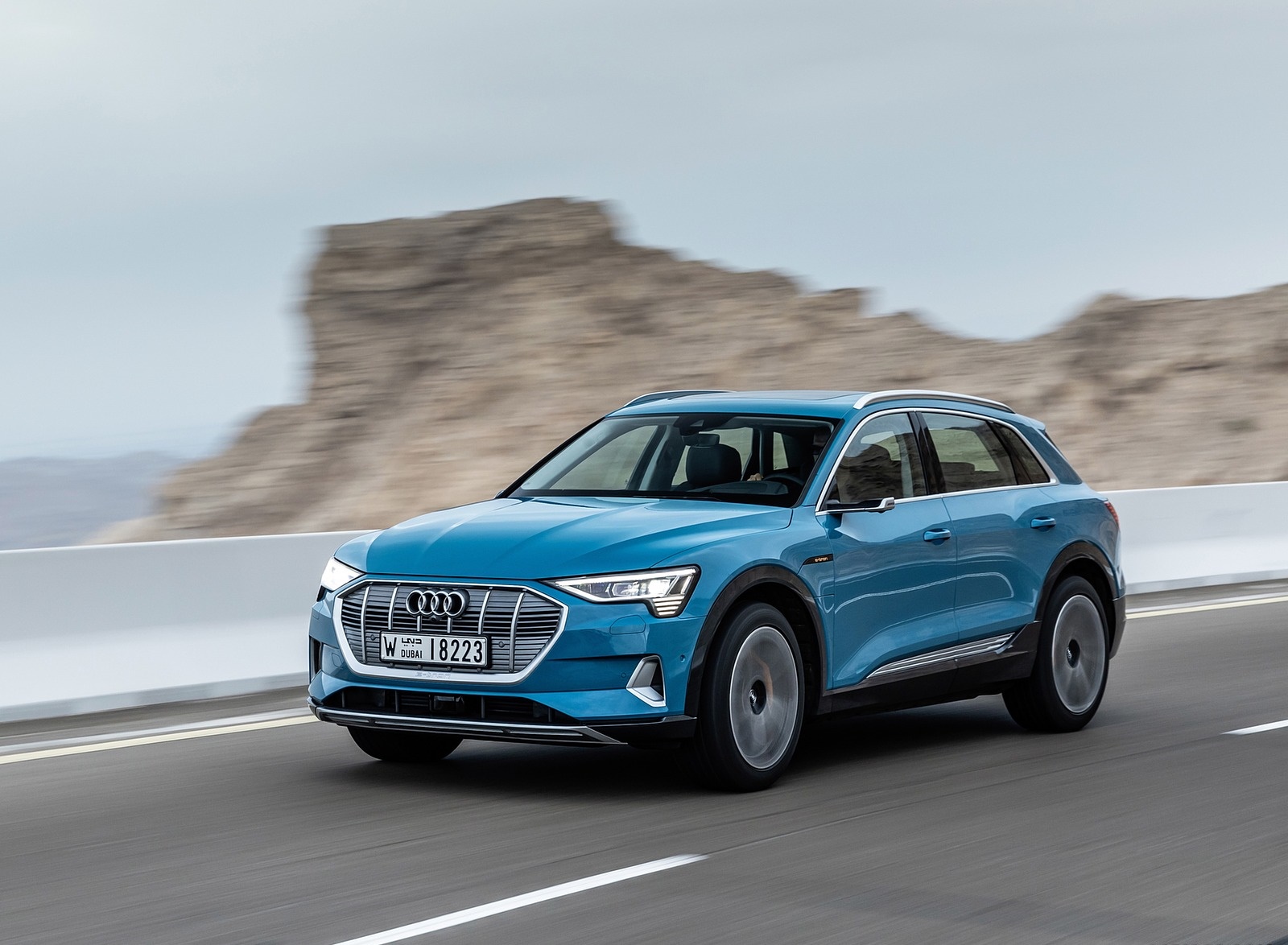 2019 Audi e-tron (Color: Antigua Blue) Front Three-Quarter Wallpapers #77 of 234