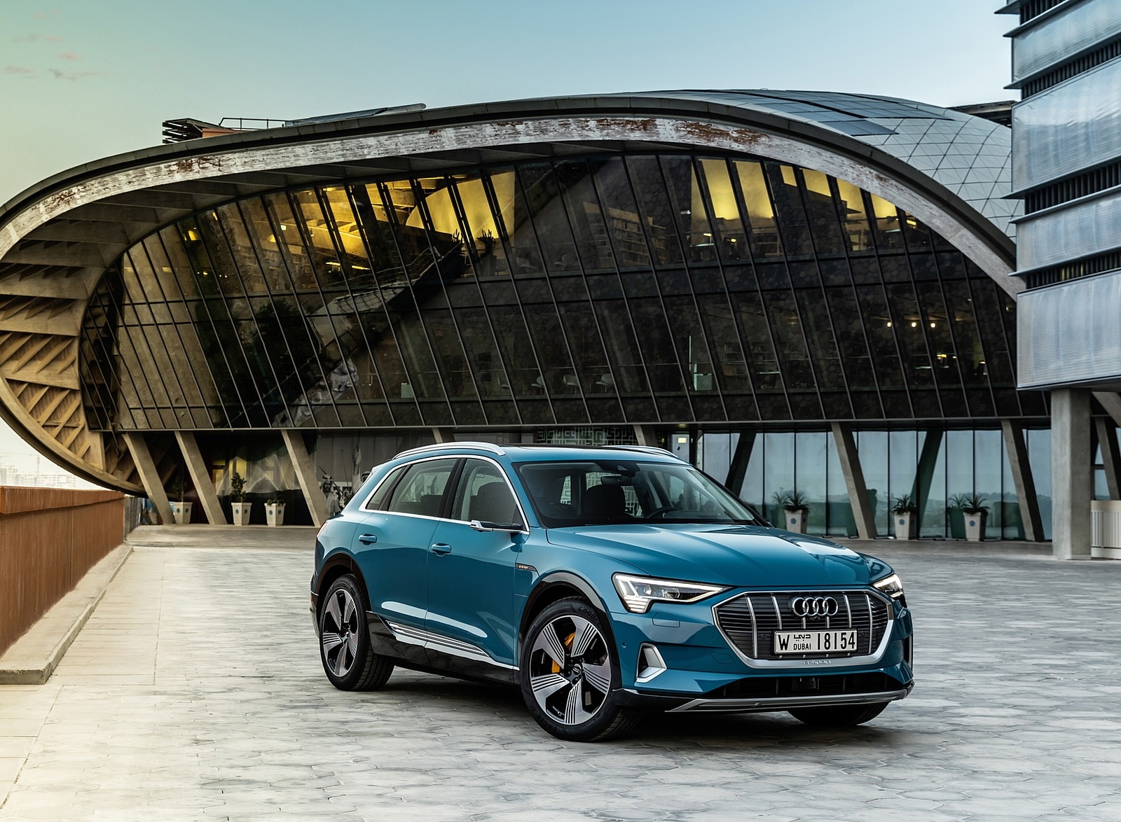 2019 Audi e-tron (Color: Antigua Blue) Front Three-Quarter Wallpapers #106 of 234