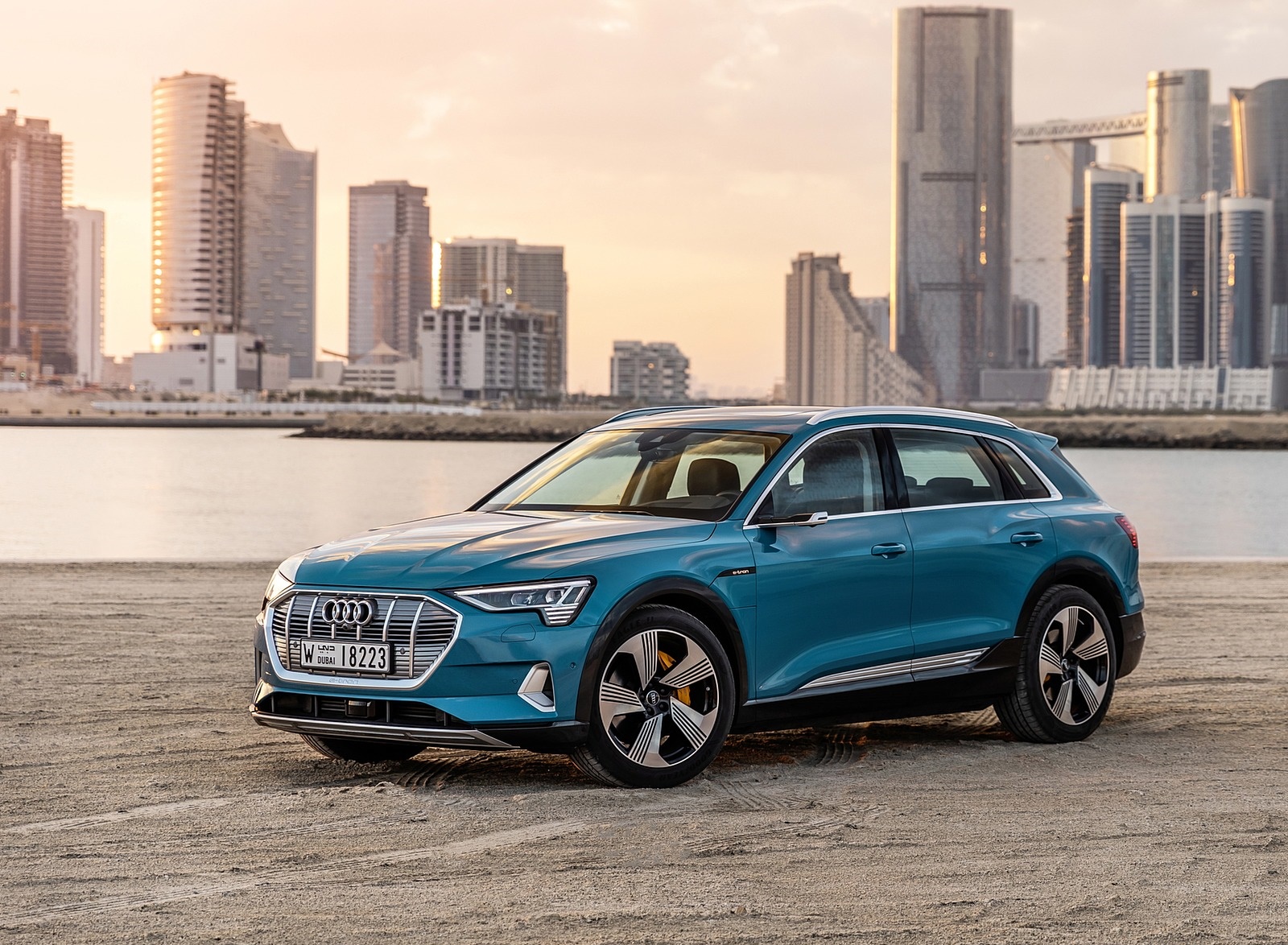 2019 Audi e-tron (Color: Antigua Blue) Front Three-Quarter Wallpapers #90 of 234