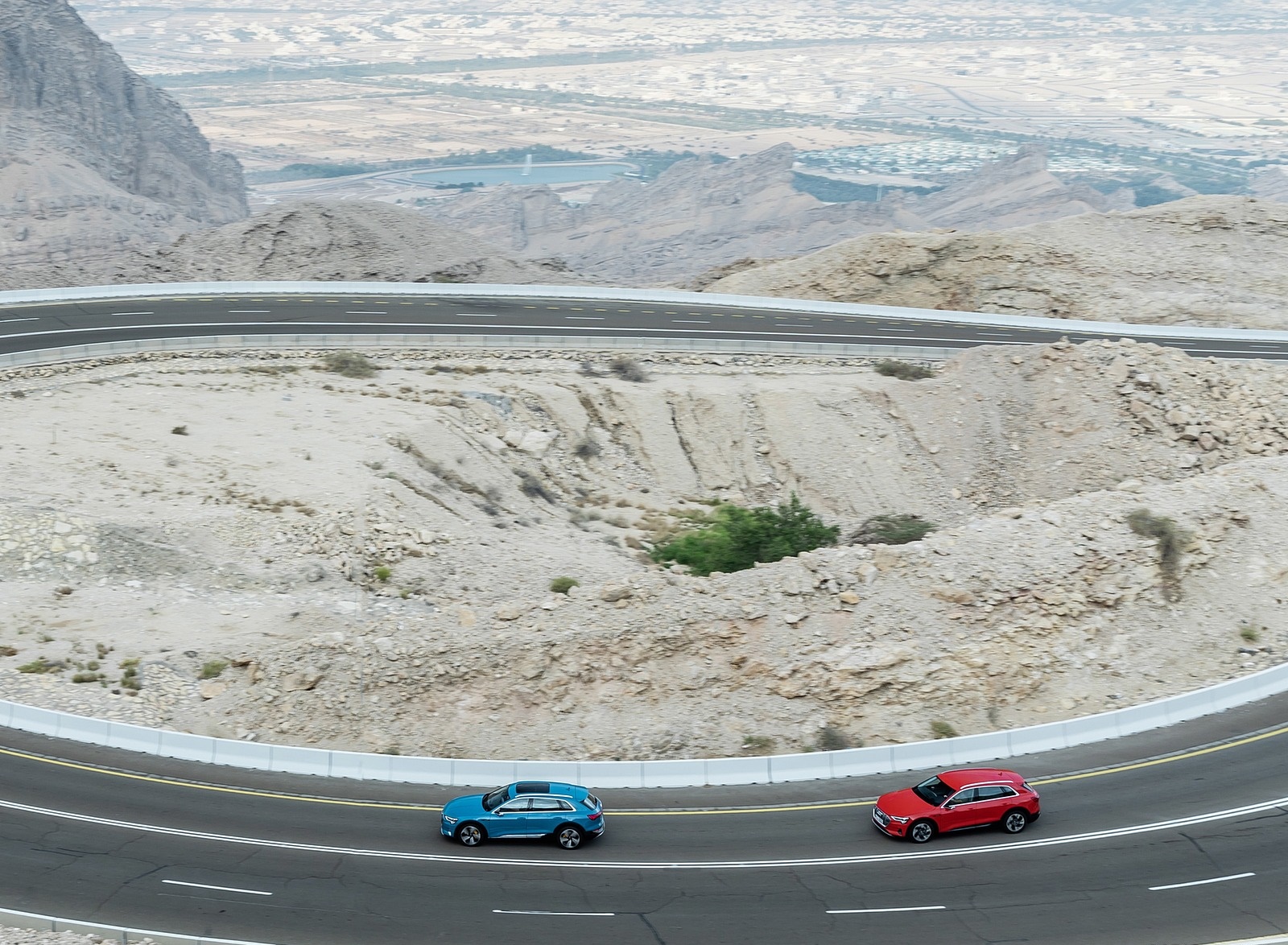 2019 Audi e-tron (Color: Antigua Blue) and Audi e-tron (Color: Catalunya Red) Side Wallpapers (2)