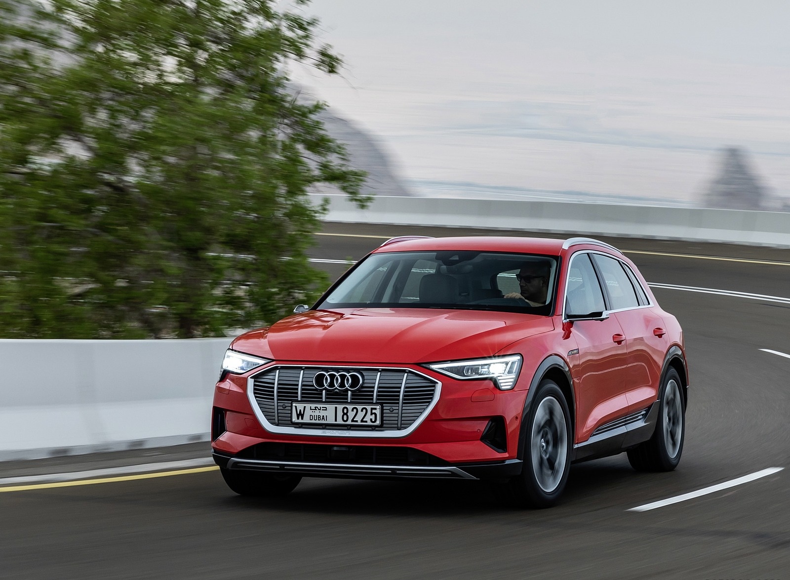 2019 Audi e-tron (Color: Catalunya Red) Front Three-Quarter Wallpapers #5 of 234