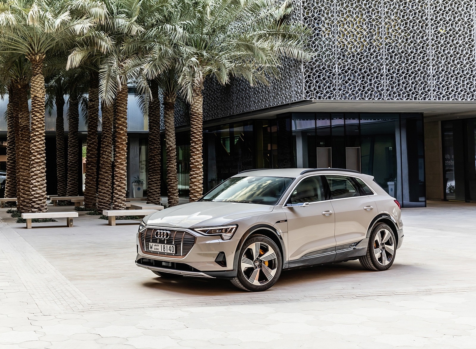 2019 Audi e-tron (Color: Siam Beige) Front Three-Quarter Wallpapers #175 of 234