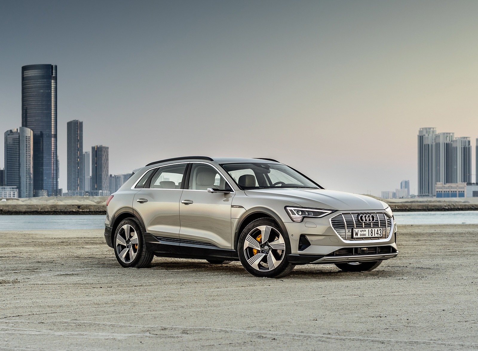 2019 Audi e-tron (Color: Siam Beige) Front Three-Quarter Wallpapers #167 of 234