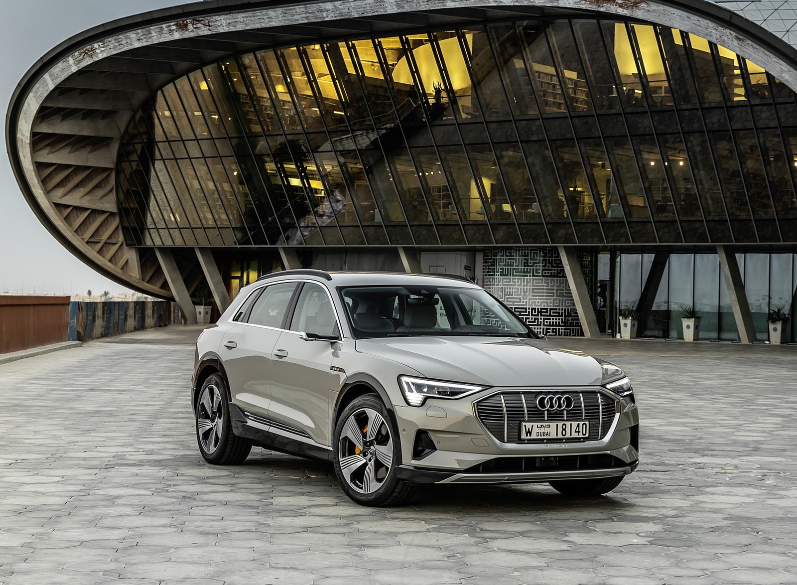 2019 Audi e-tron (Color: Siam Beige) Front Three-Quarter Wallpapers #177 of 234