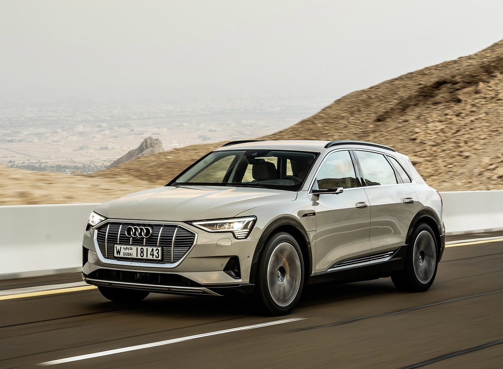 2019 Audi e-tron (Color: Siam Beige) Front Three-Quarter Wallpapers #150 of 234