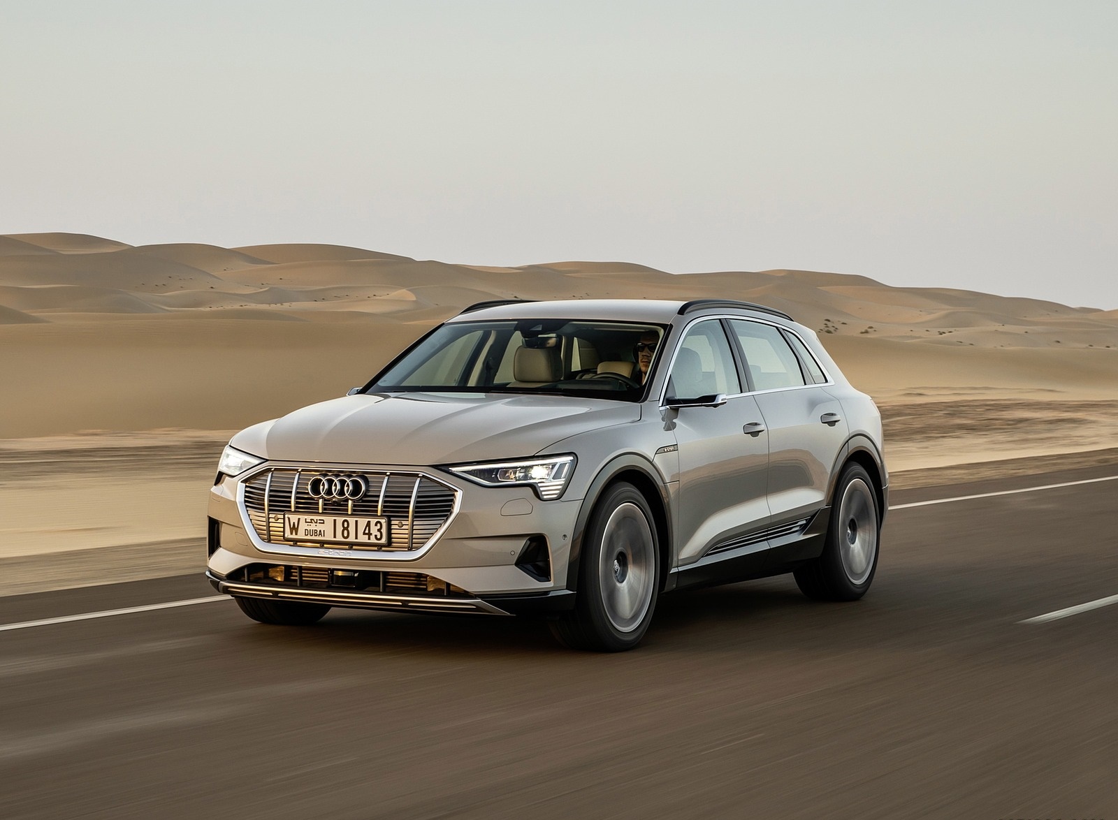 2019 Audi e-tron (Color: Siam Beige) Front Three-Quarter Wallpapers #140 of 234