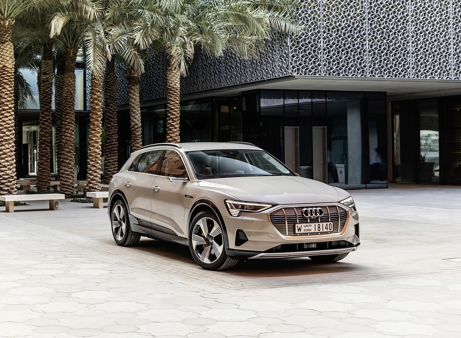 2019 Audi e-tron (Color: Siam Beige) Front Three-Quarter Wallpapers #178 of 234
