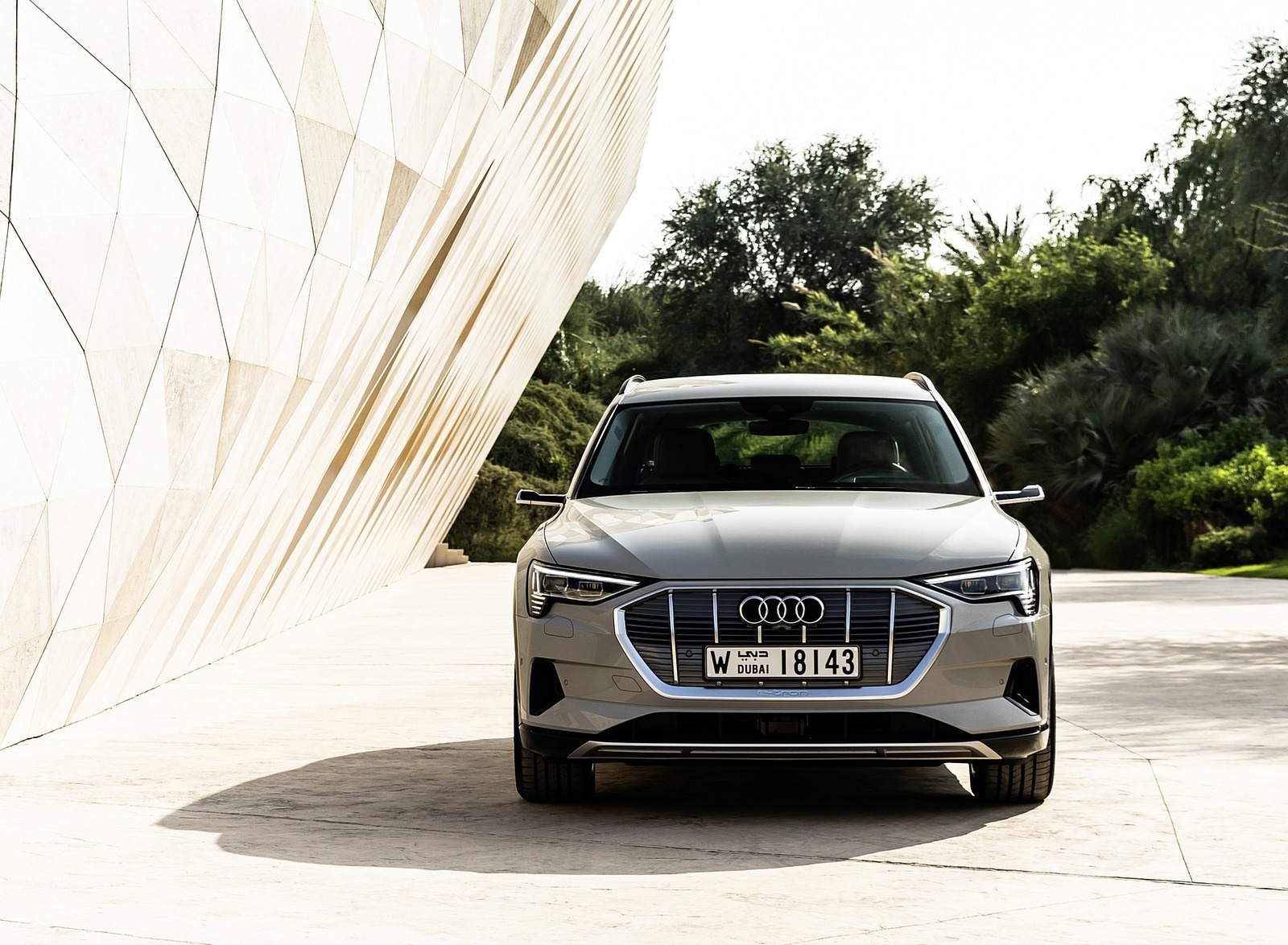 2019 Audi e-tron (Color: Siam Beige) Front Wallpapers #179 of 234