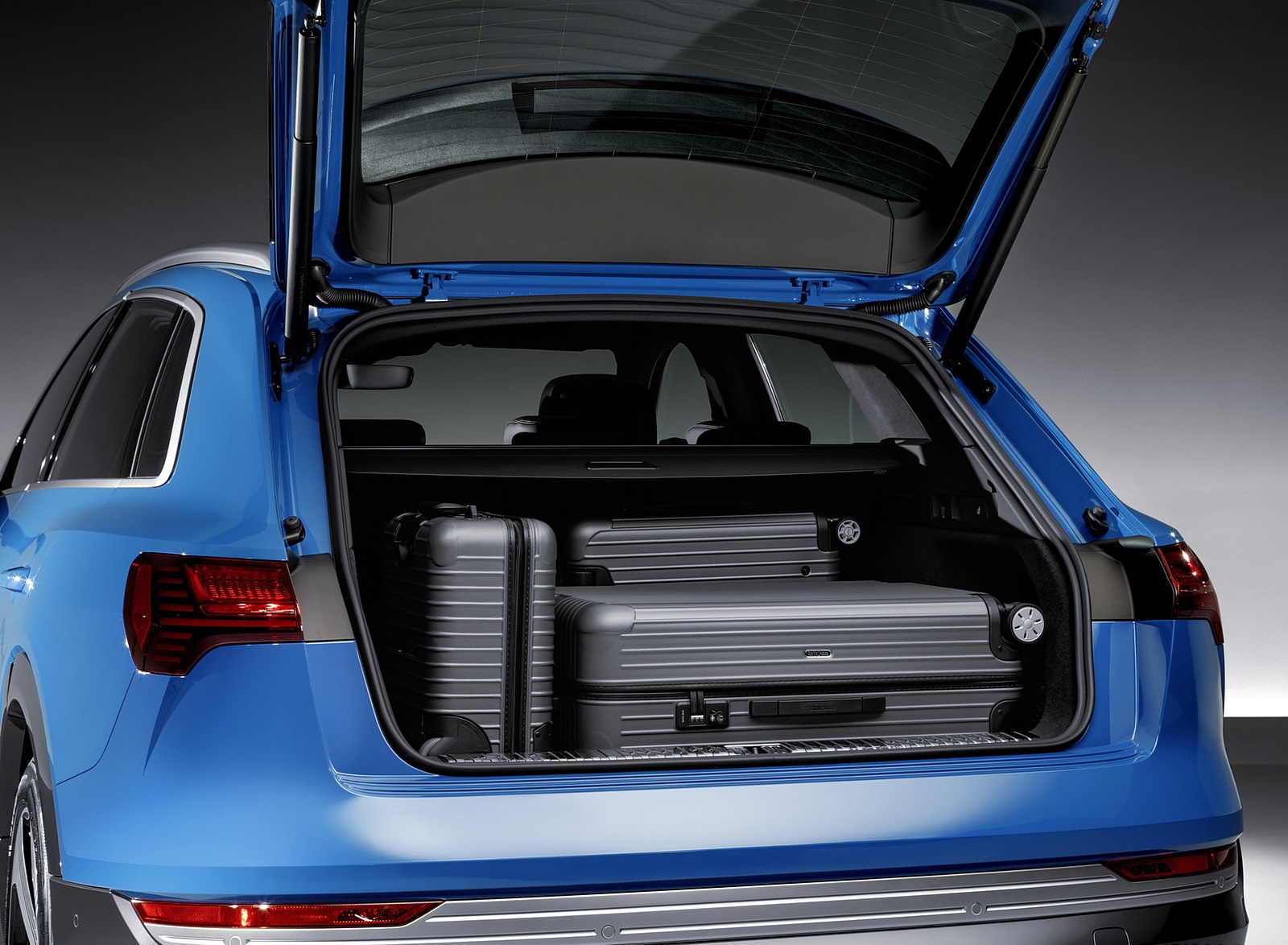 2019 Audi e-tron Electric SUV (Color: Antigua Blue) Trunk Wallpapers #132 of 234