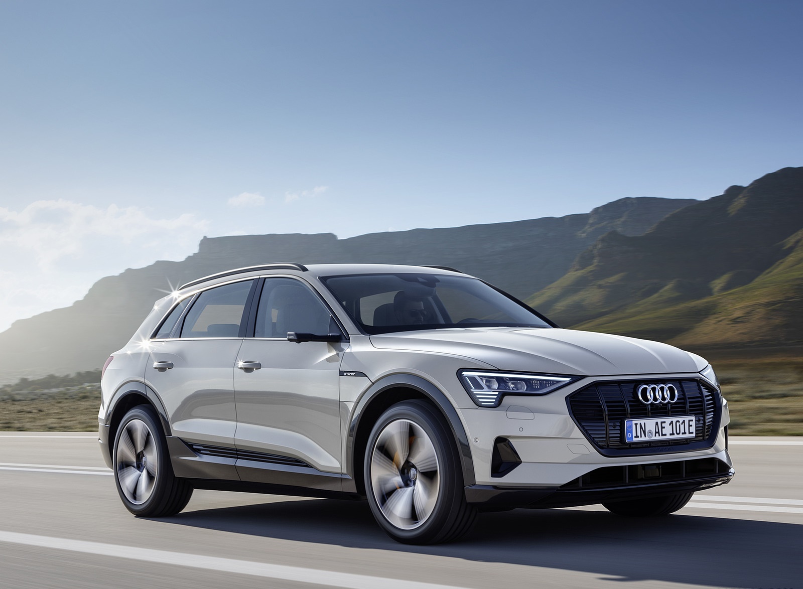 2019 Audi e-tron Electric SUV (Color: Siam Beige) Front Three-Quarter Wallpapers #130 of 234