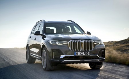 2019 BMW X7 (Color: Arctic Grey) Front Three-Quarter Wallpapers 450x275 (1)