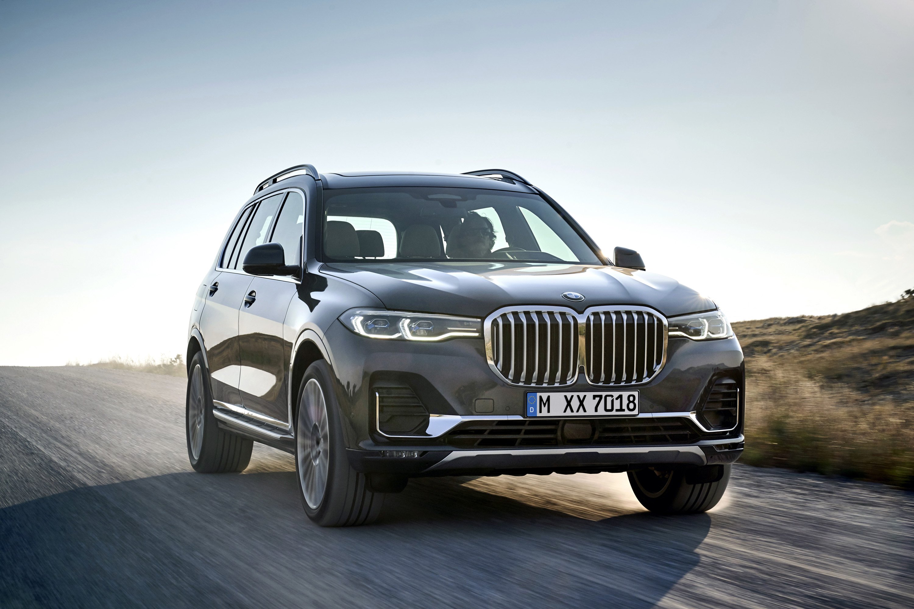 2019 BMW X7 (Color: Arctic Grey) Front Three-Quarter Wallpapers (1). Download Wallpaper