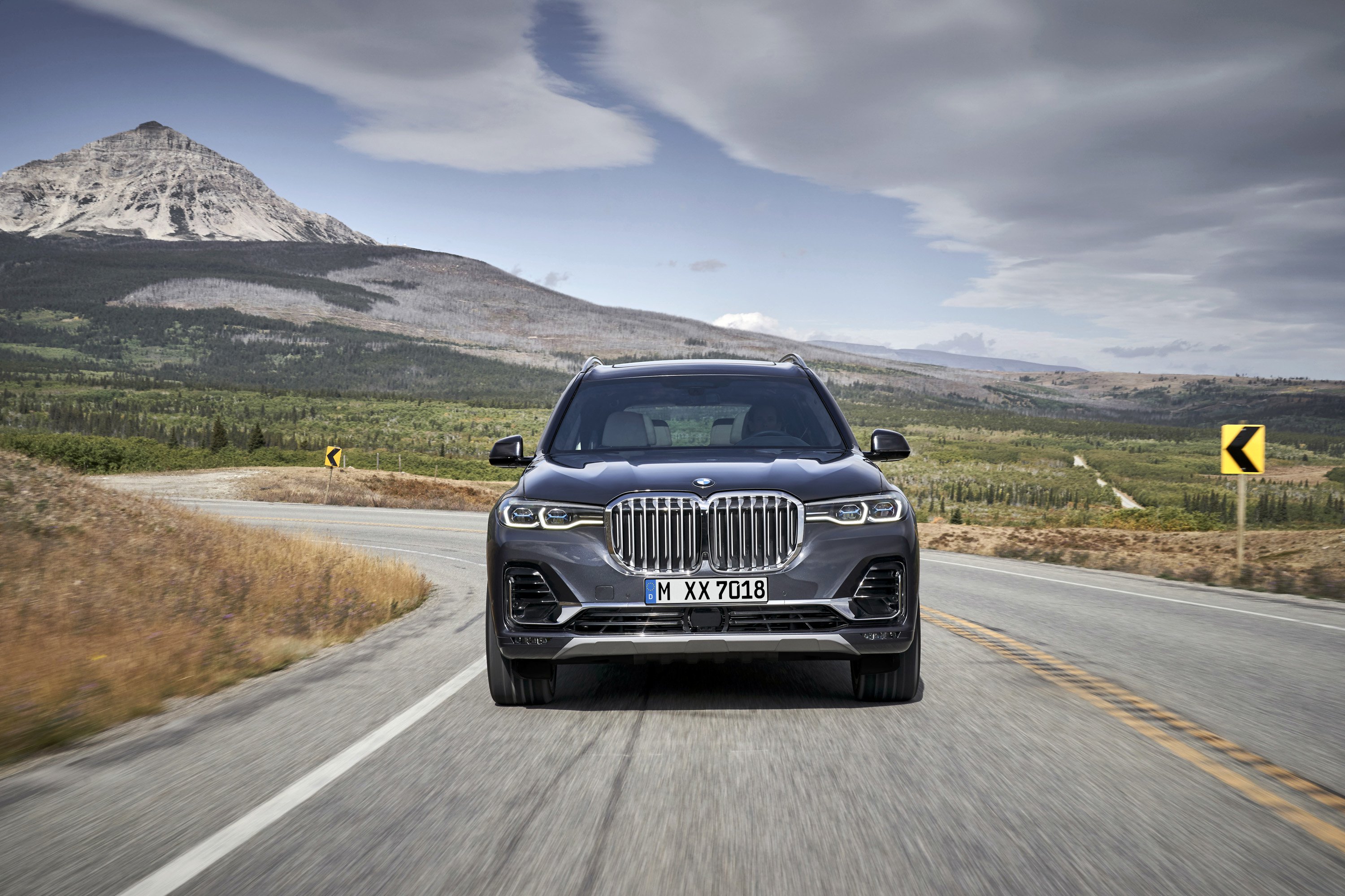 2019 BMW X7 (Color: Arctic Grey) Front Wallpapers (2)