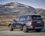 2019 BMW X7 (Color: Arctic Grey) Rear Three-Quarter Wallpapers 150x120 (23)