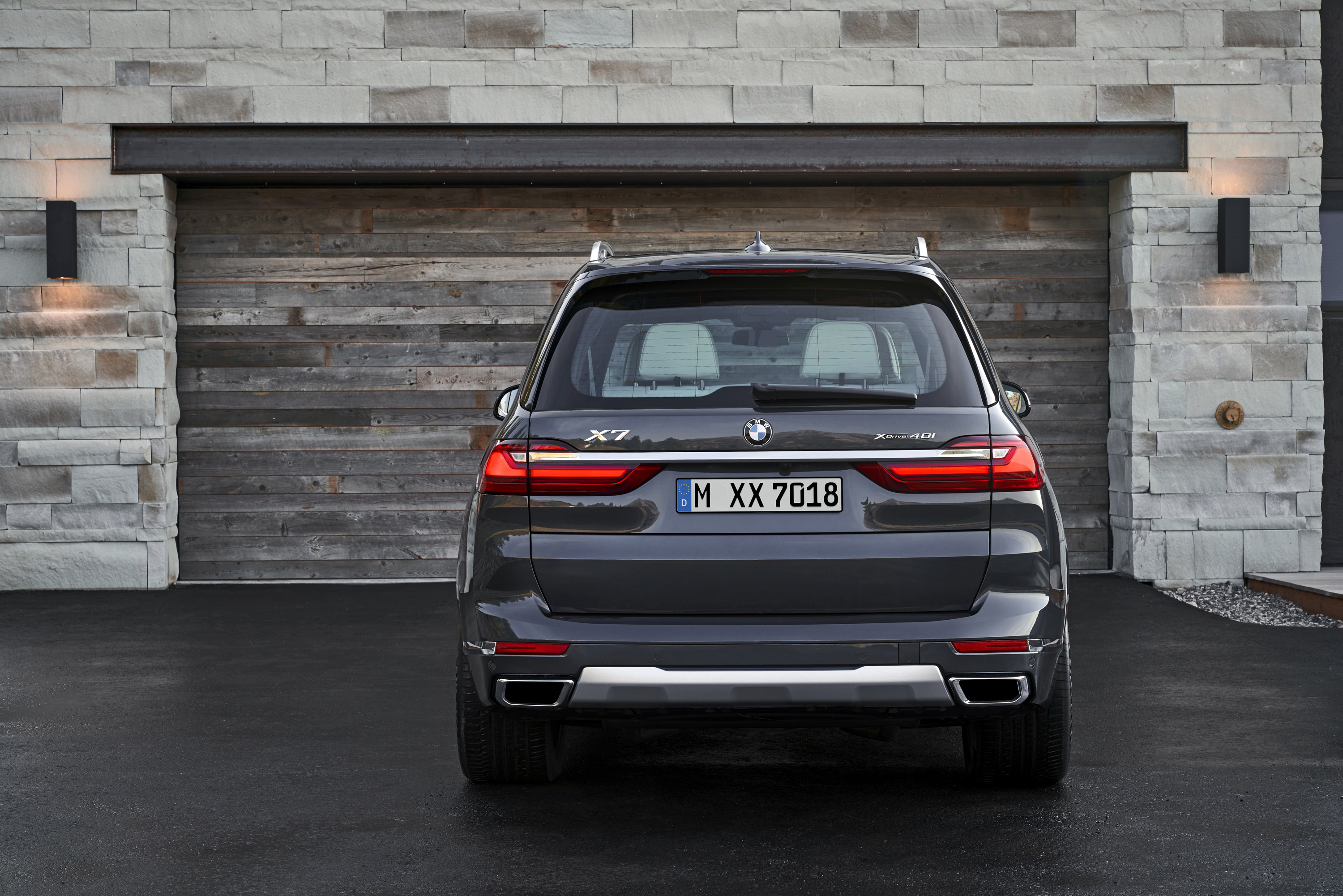 2019 BMW X7 (Color: Arctic Grey) Rear Wallpapers #19 of 68