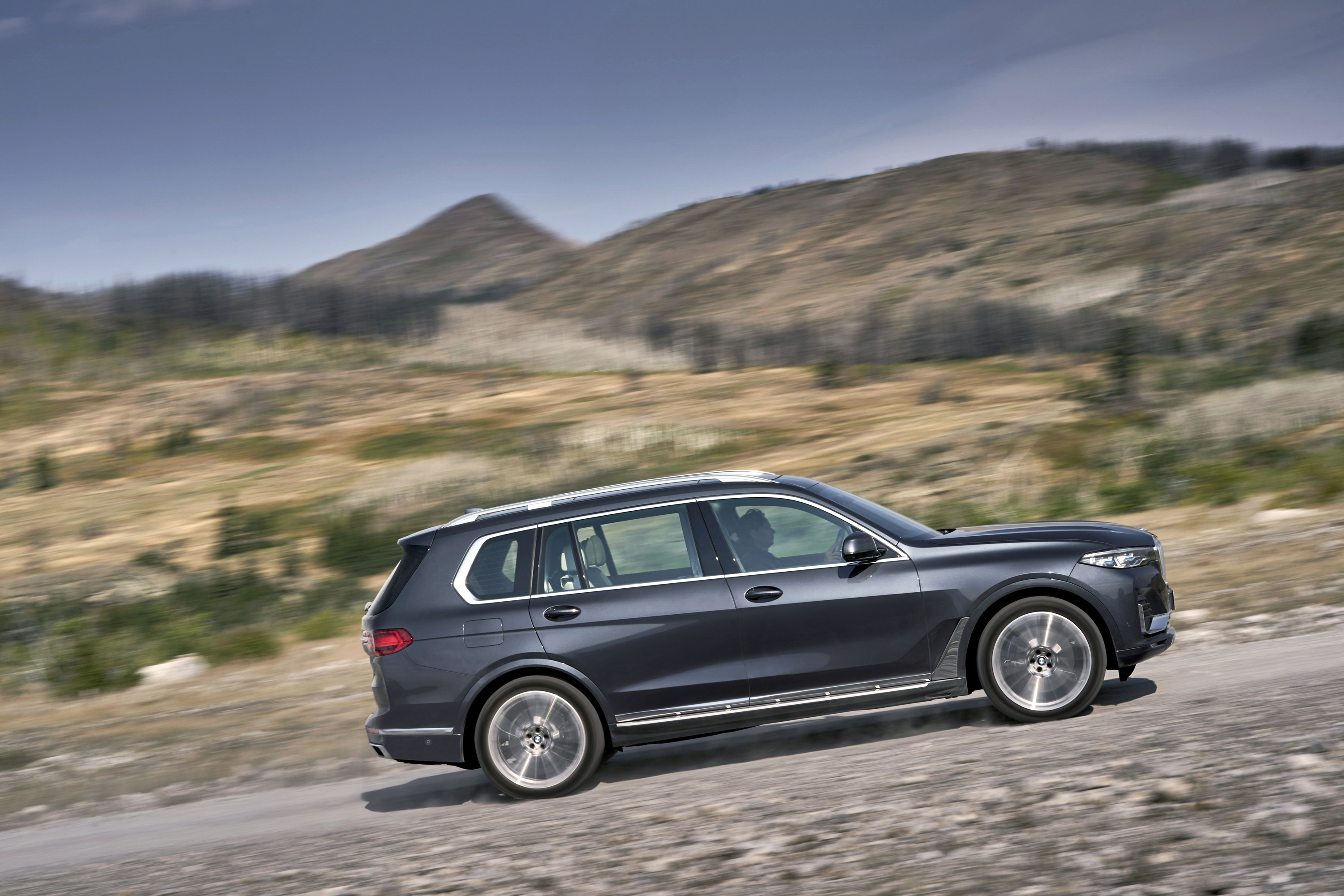 2019 BMW X7 (Color: Arctic Grey) Side Wallpapers #7 of 68